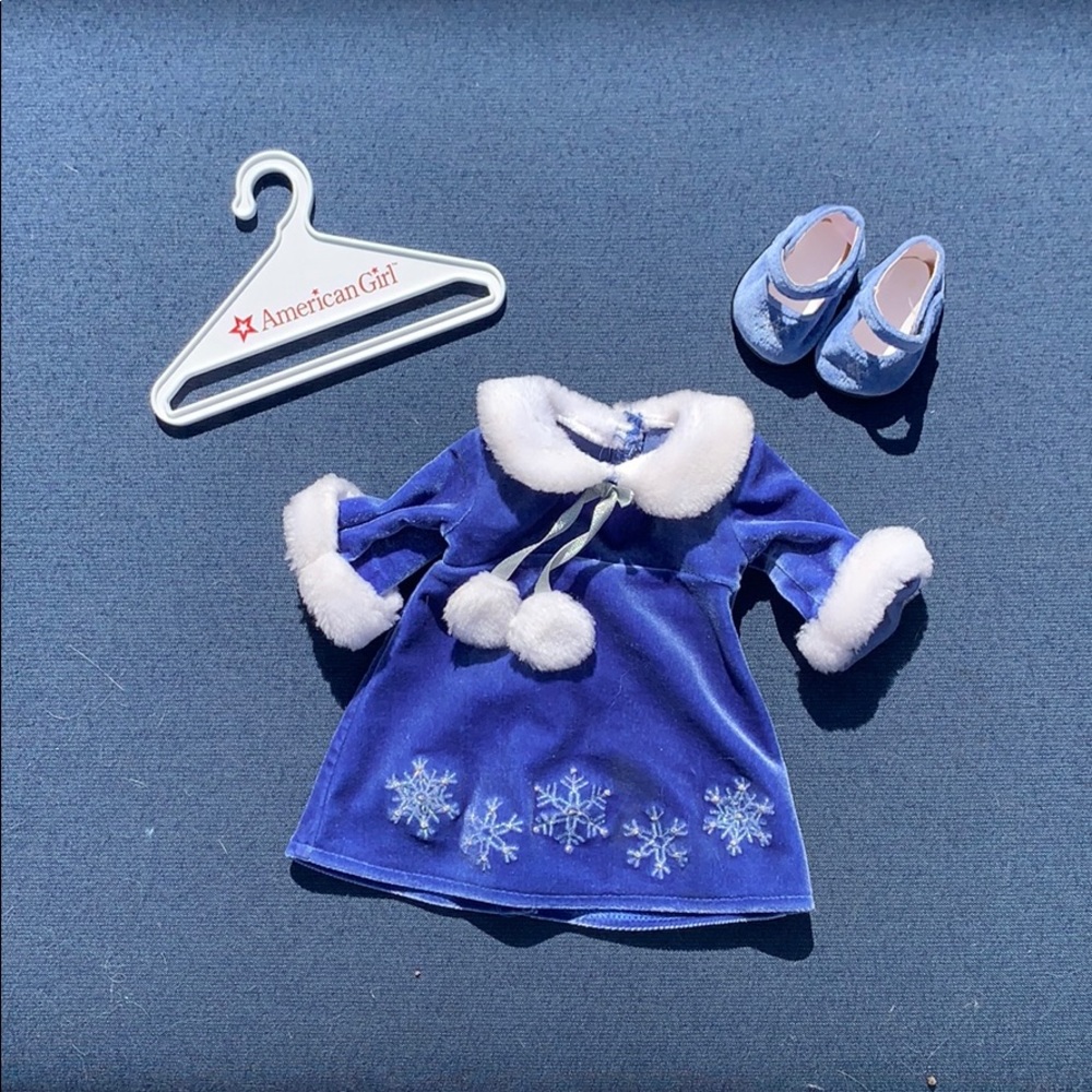 Rare American girl snow dress and FREE HANGER